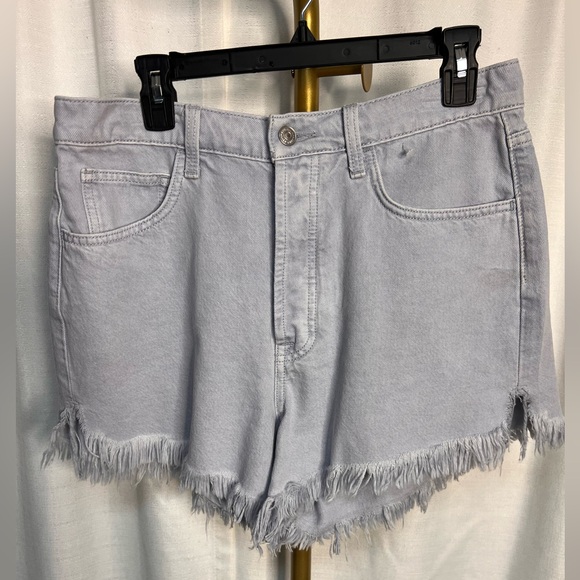 7 For All Mankind Easy Ruby Denim Cutoff Shorts Light Grey - Picture 2 of 5